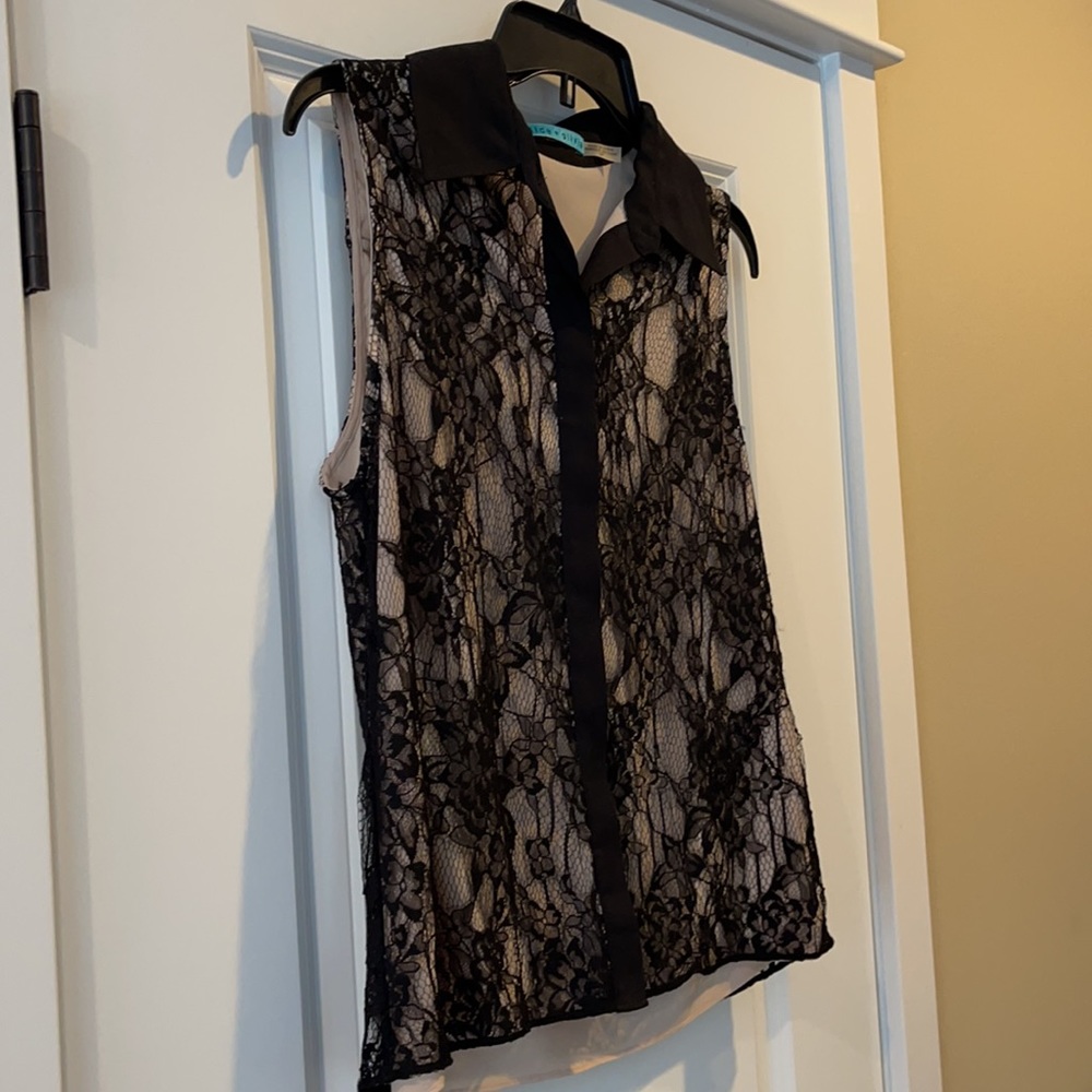 ALICE + OLIVIA Lace Collared Button Down Top - Picture 3 of 7